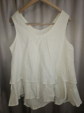 Women’s Cream Layered Flowy Sleeveless Top
